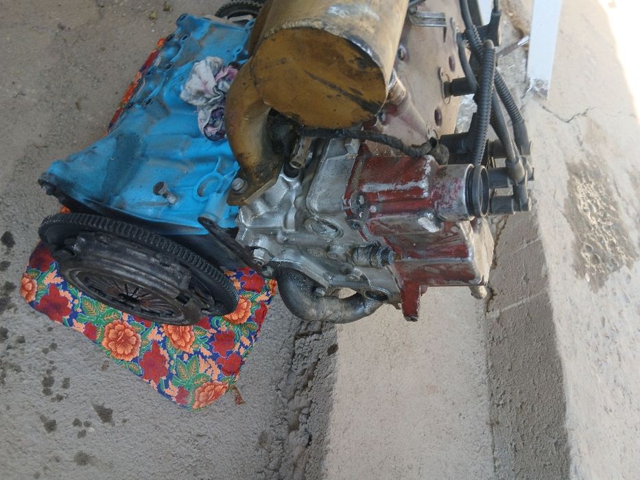 Motor sotiladi Priora