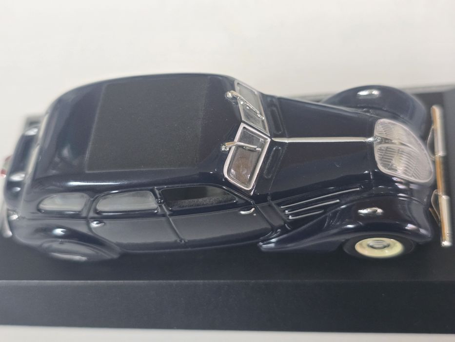 Macheta Peugeot 402 Norev 1/43