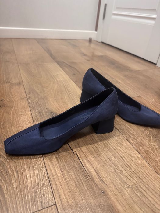 Продам туфли charles and keith