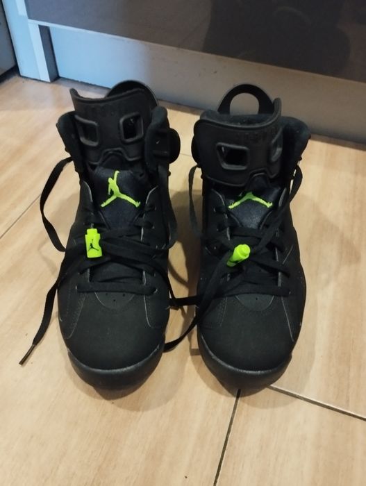 Jordan 8 Retro Electric Green / Jordan Zoom Separate