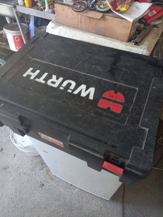 Акумулаторна нитачка würt