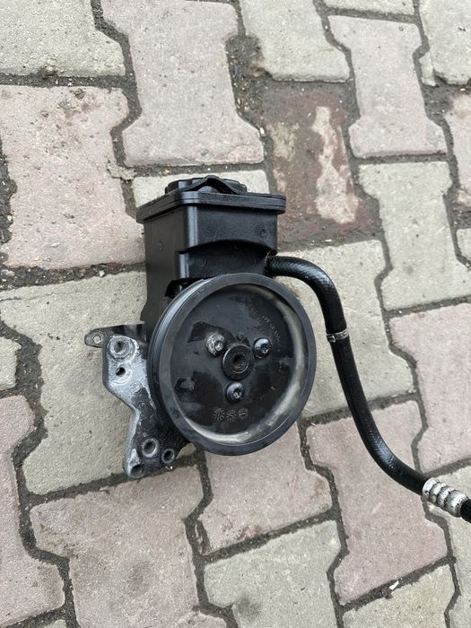 Pompa servo servodirectie BMW Seria 5 E60 525diesel 2.5 177cp