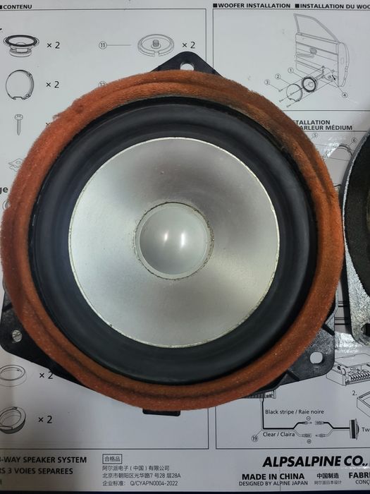 Продам динамики  JBL от Тойоты