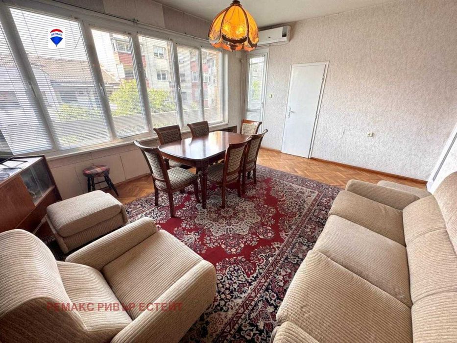 Дава се под наем Тристаен апартамент в Русе, Широк център - 110 кв.м за 280.5 € - Снимка #1