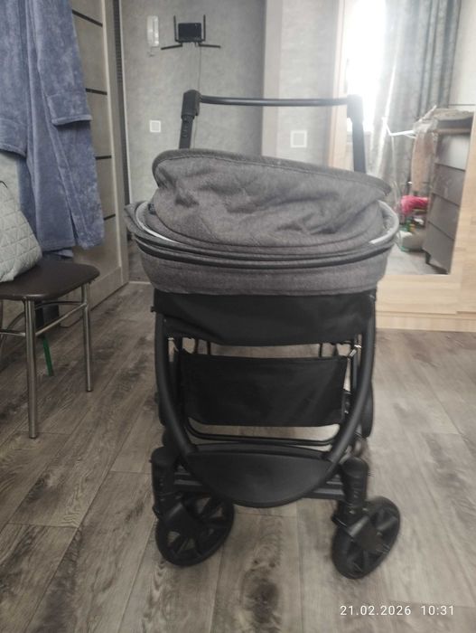 Коляска детская б/у Tomix модель sandy