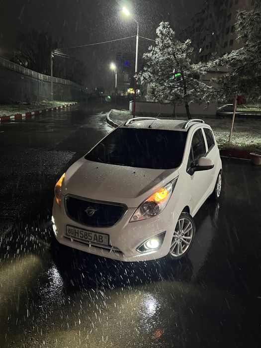 Продаётся спарк 2012 идеал 3 позиция фулл механика