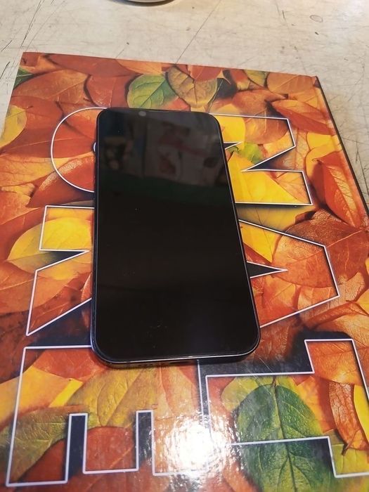 Apple iPhone 16e  128GB 5G  Black аифон