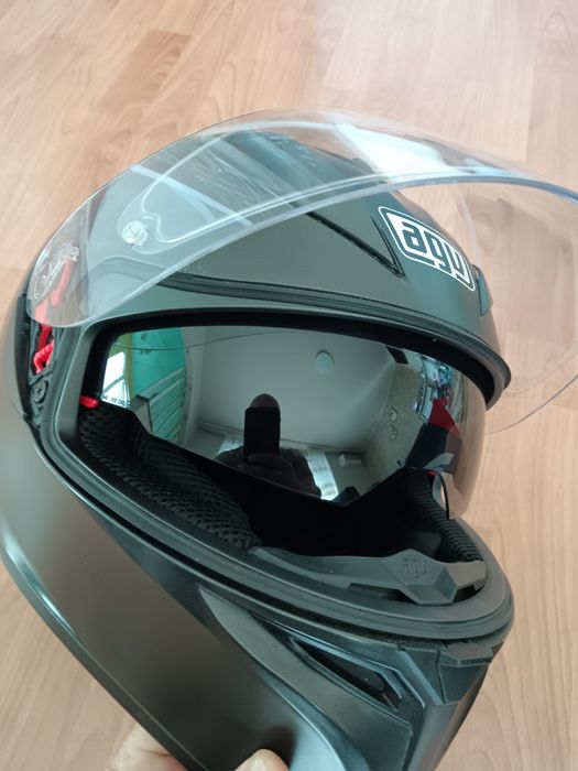 Продавам мото каска AGV  K3 SV размер XL