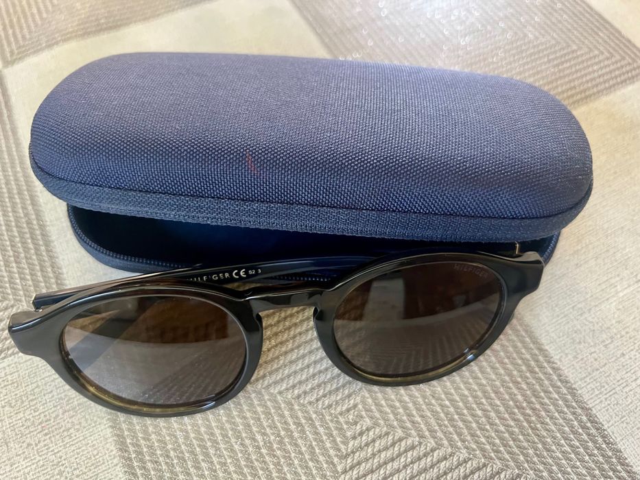слънчеви очила Tommy Hilfiger