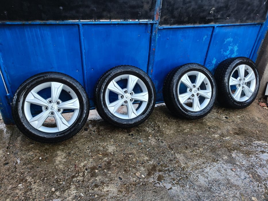 Roti Toyota 215/60R17