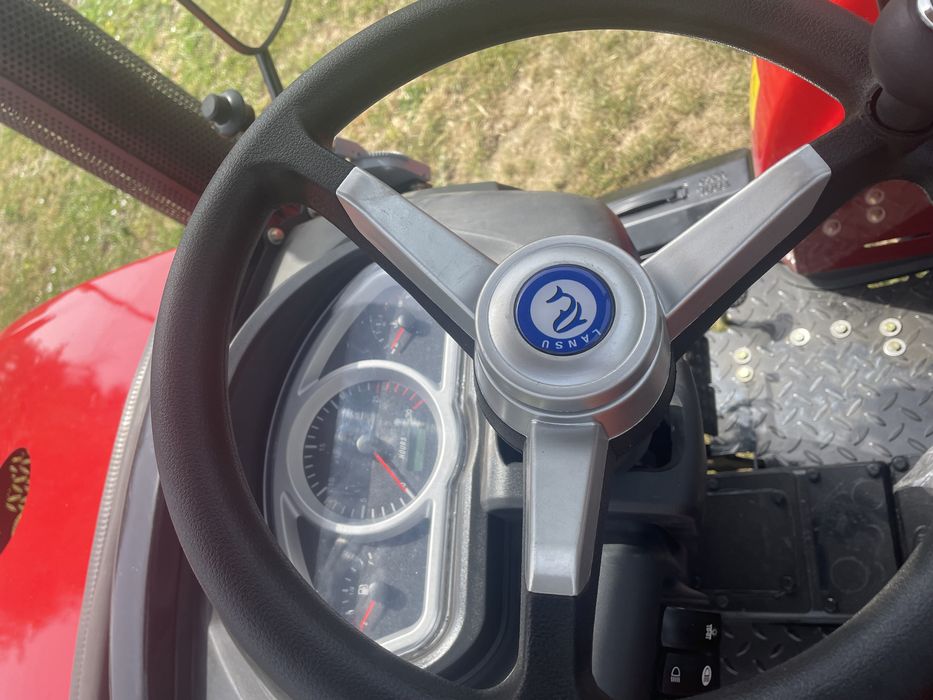 Трактора вече е регистриран ,  нов . ГО, ГТП, 25 к.с.  4х4 ,фреза