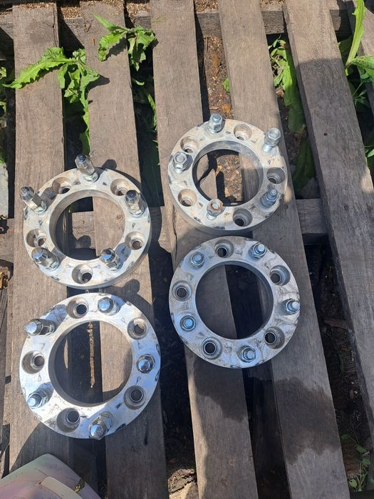 Продаються проставки