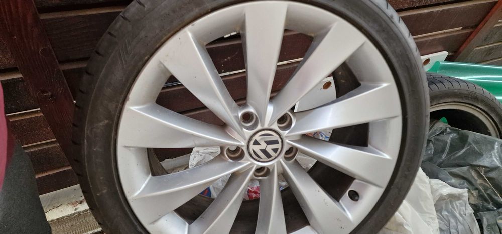 4 anvelope Dunlop vara ,cu jante VW