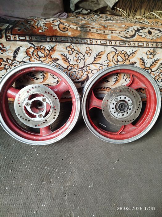 Продам диски на скутер r13