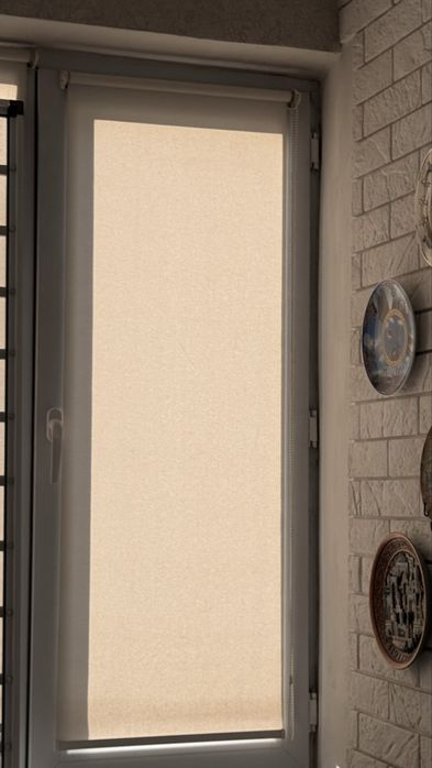 Продам Ролл шторы 6 шт