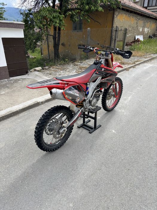 Продавам Honda crf250r