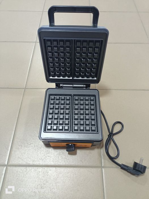 Вафельница Kitfort новый