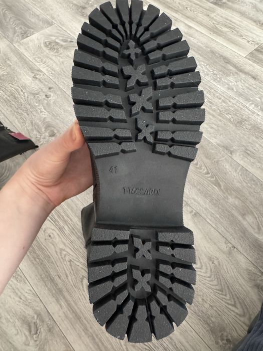 Продам новые сапоги