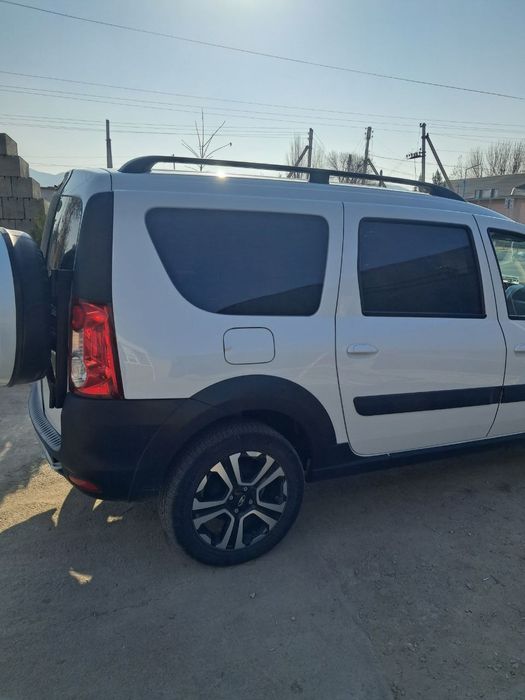 Lada Largus sotiladi