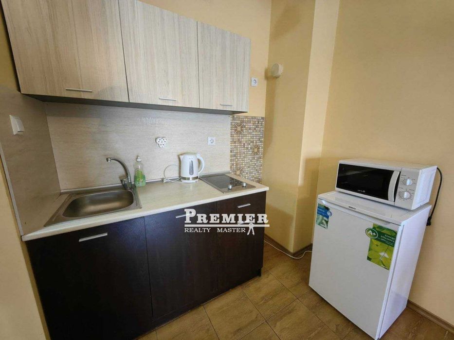 Продава се Двустаен апартамент в Бургас, Акациите - 67 кв.м за 1403 €/кв.м - Снимка #2