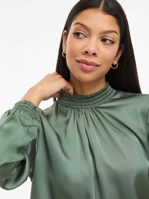 Маркови дамски дрехи на едро