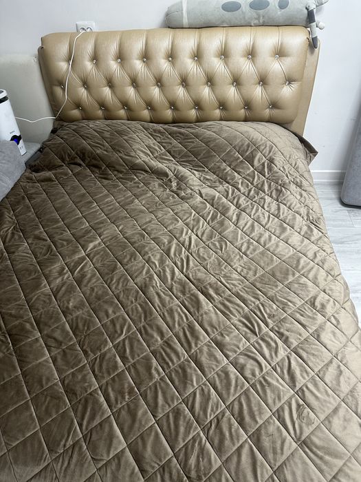 Двухспальная кровать