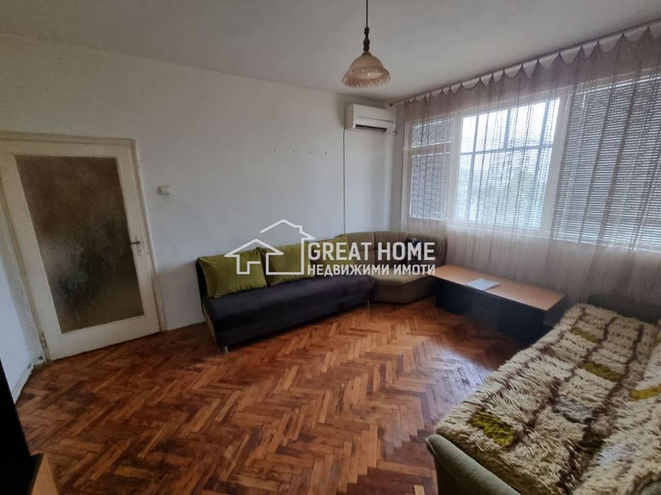 Дава се под наем Тристаен апартамент в Търговище, Център - 75 кв.м за 204 € - Снимка #1