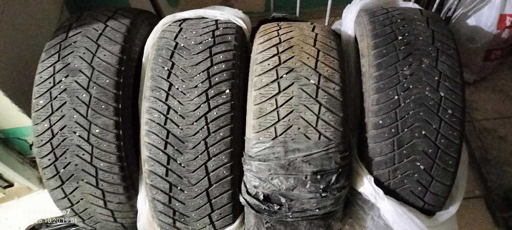 зимние шины продам