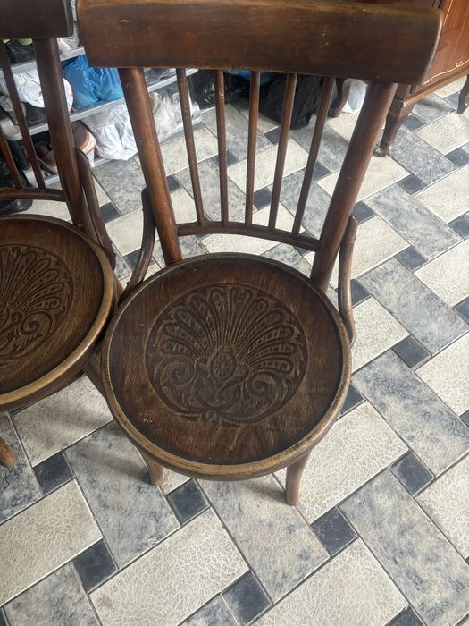 Срочно продам антикварный стулья