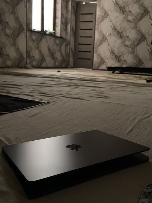 Apple Macbook air m2 srochno sotiladi holatlari haqida malumot mavjud