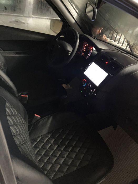 Продам машину лада гранта Fl