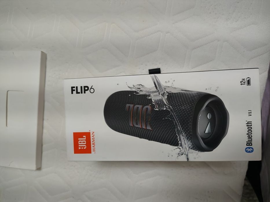Vând JBL Flip 6 ca nouă