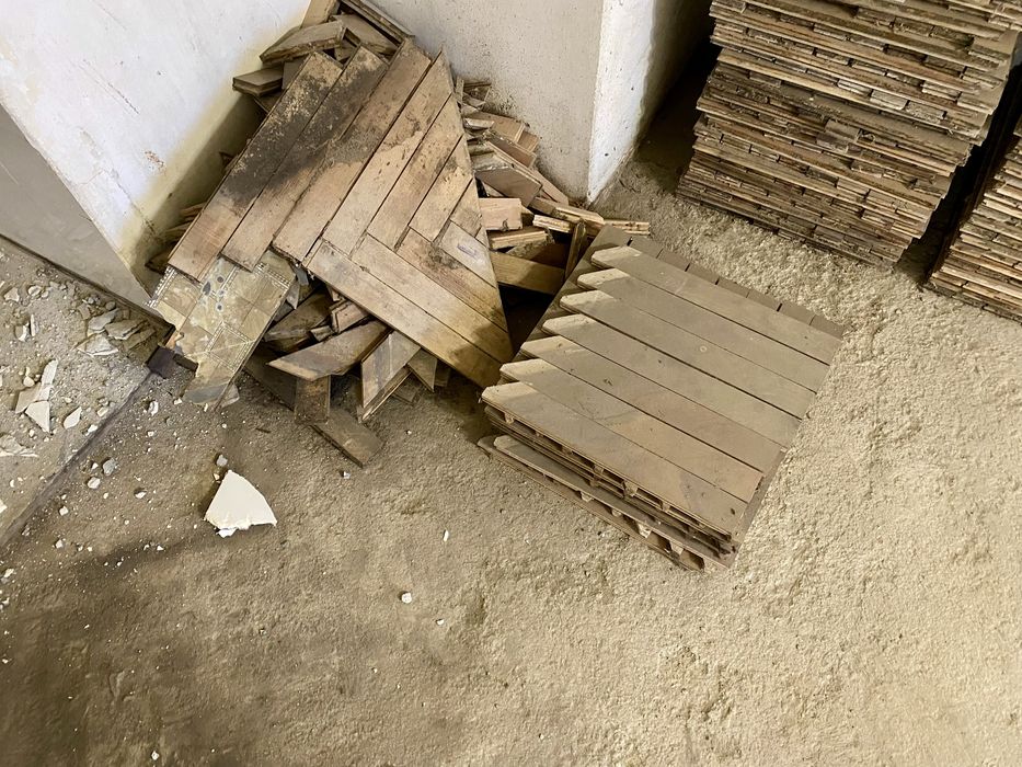 Стар паркет масив дъб 25кв.м. + изрезки/подпалки 5кв.м.