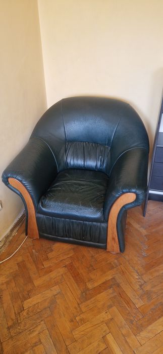 Canapea extensibila și fotoliu piele