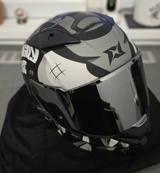 Echipament moto (casca + bocanci + geaca)