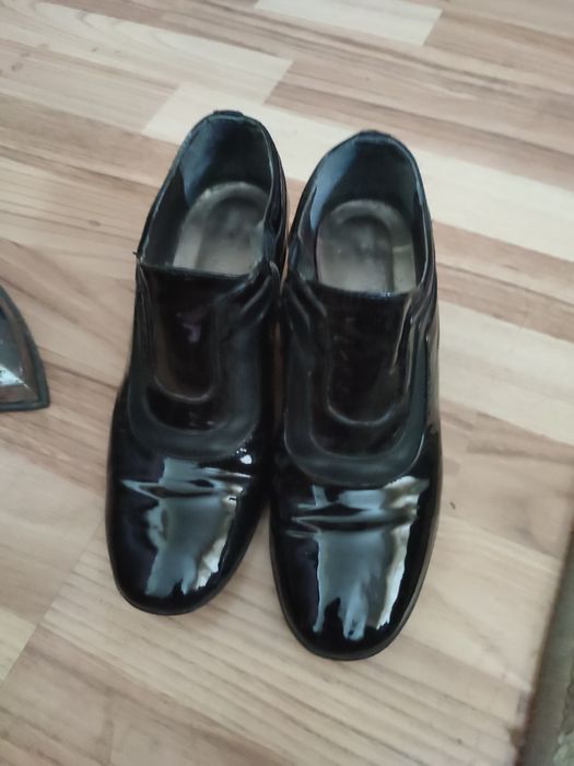 Vând pantofi dans sportiv preț r