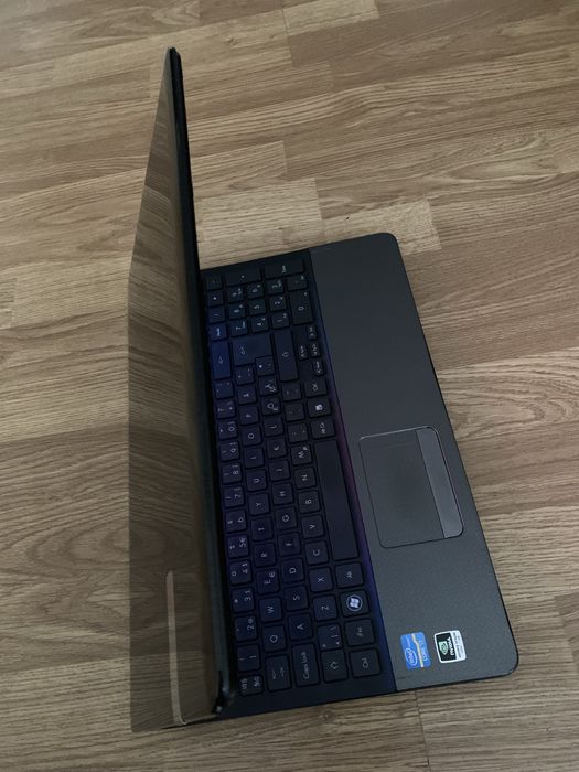 Laptop Packard-bell intel core i7,500gb m,Windows 11,4gb ram,cu incarc