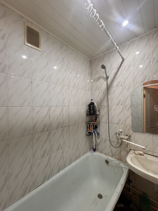 Продам 2 комн квартиру на Достык Моле