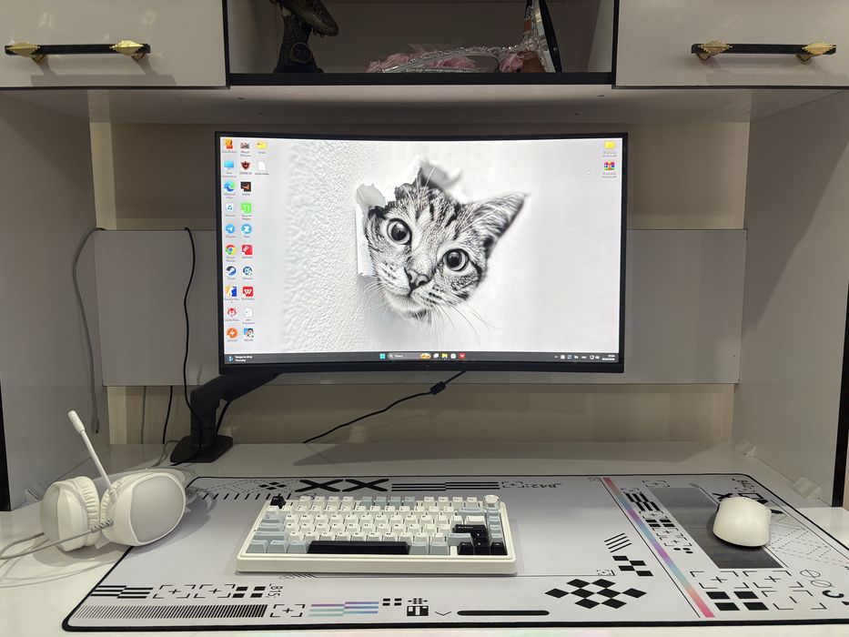 Igravoy kompyuter sotiladi holati yangi 1 oy boldi olinganiga