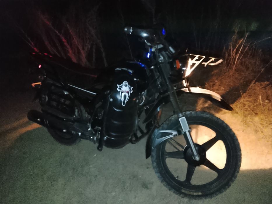 Мотоцикл suzuki 200