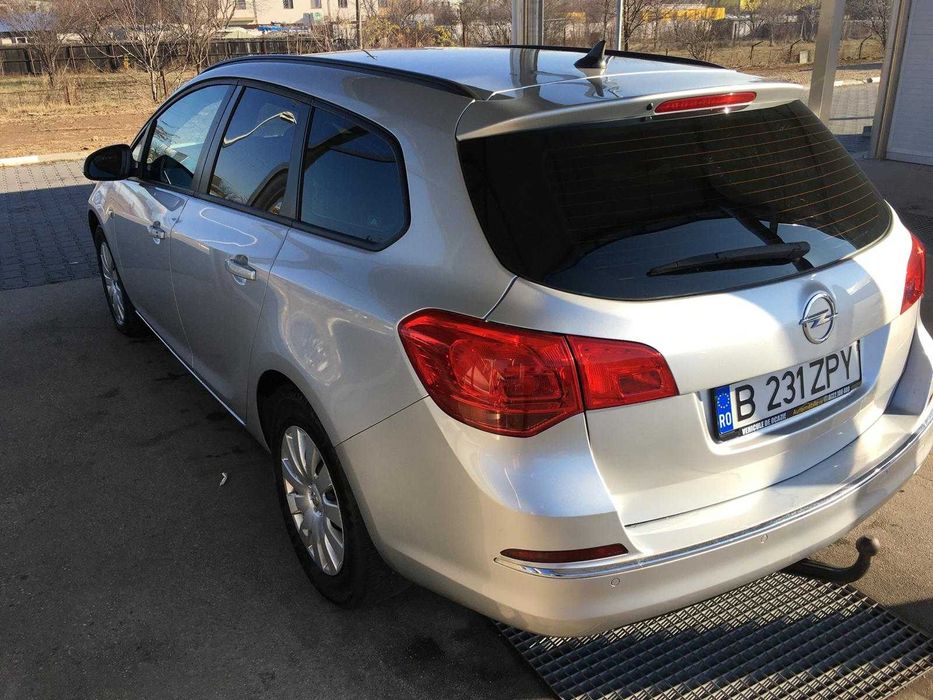 Opel Astra J Sports Tourer