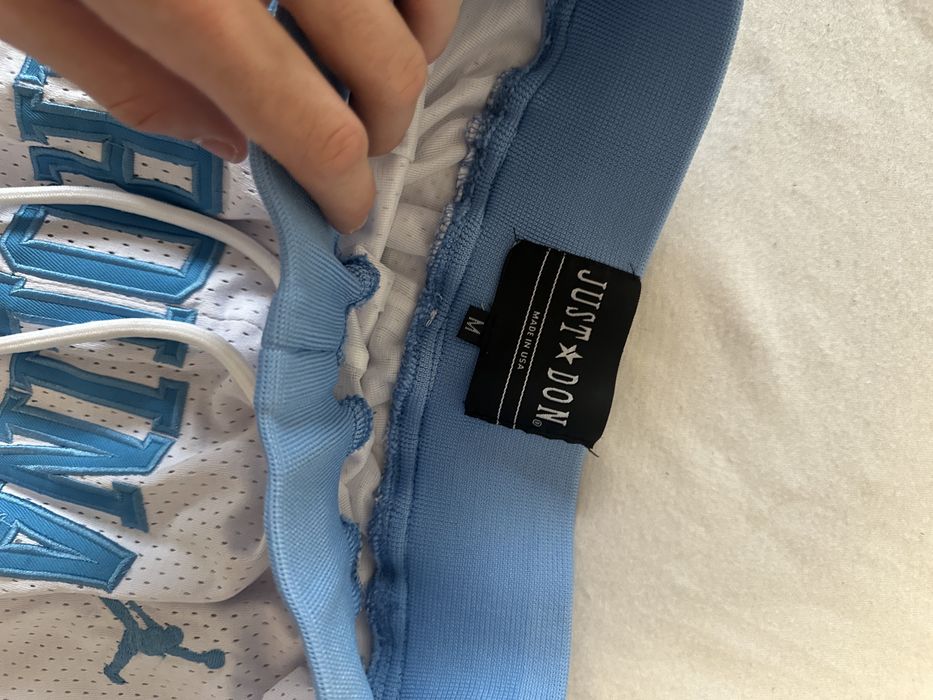 Vand pantaloni scurit nike jordan