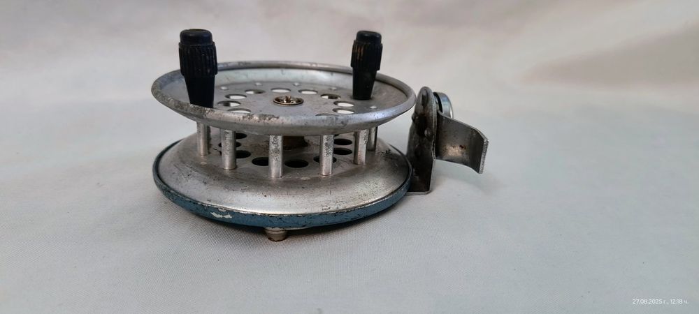 Ретро руска макара мухарка