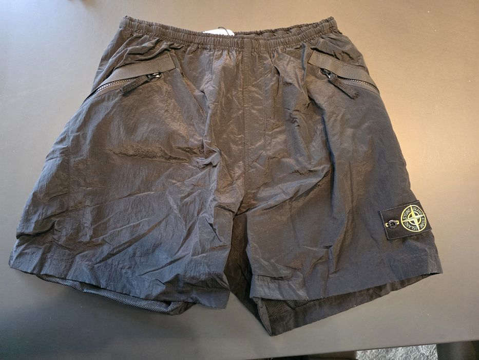 Stone Island Nylon Metal shorts — XL