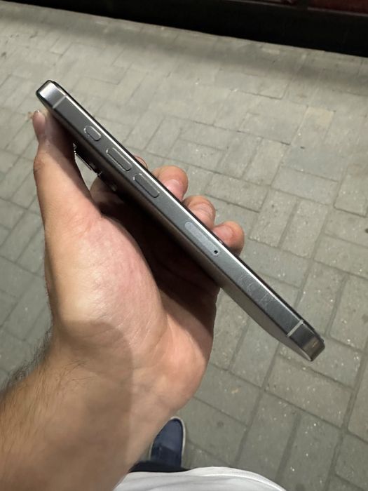 продам iPhone 16 pro Black Titanum 256 gb