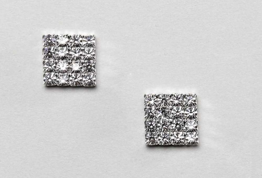 Ефектни обеци с камъни Swarovski