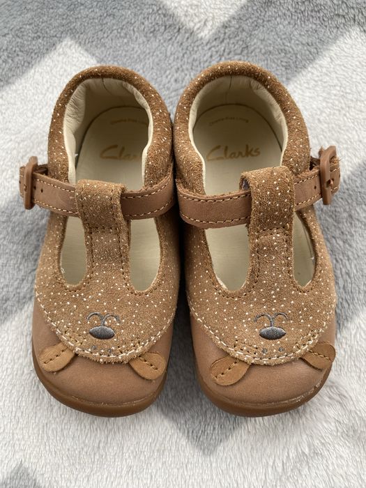 Papuci Clarks noi marimea 22