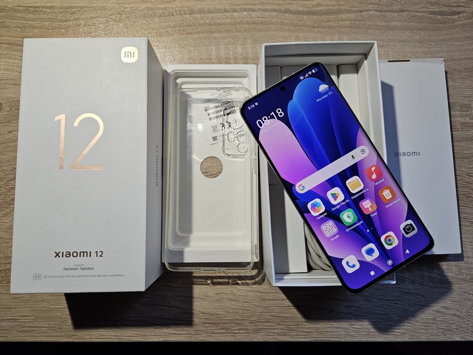 Xiaomi 12 8/256.Перфектен пълен комплект!