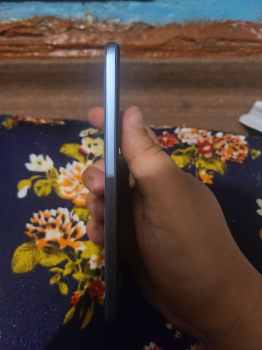 Vivo y33s 4/64 новый