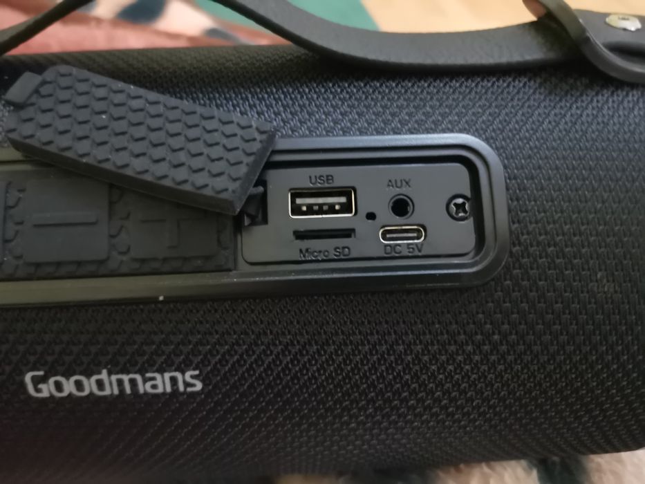 Boxă portabilă Goodmans.